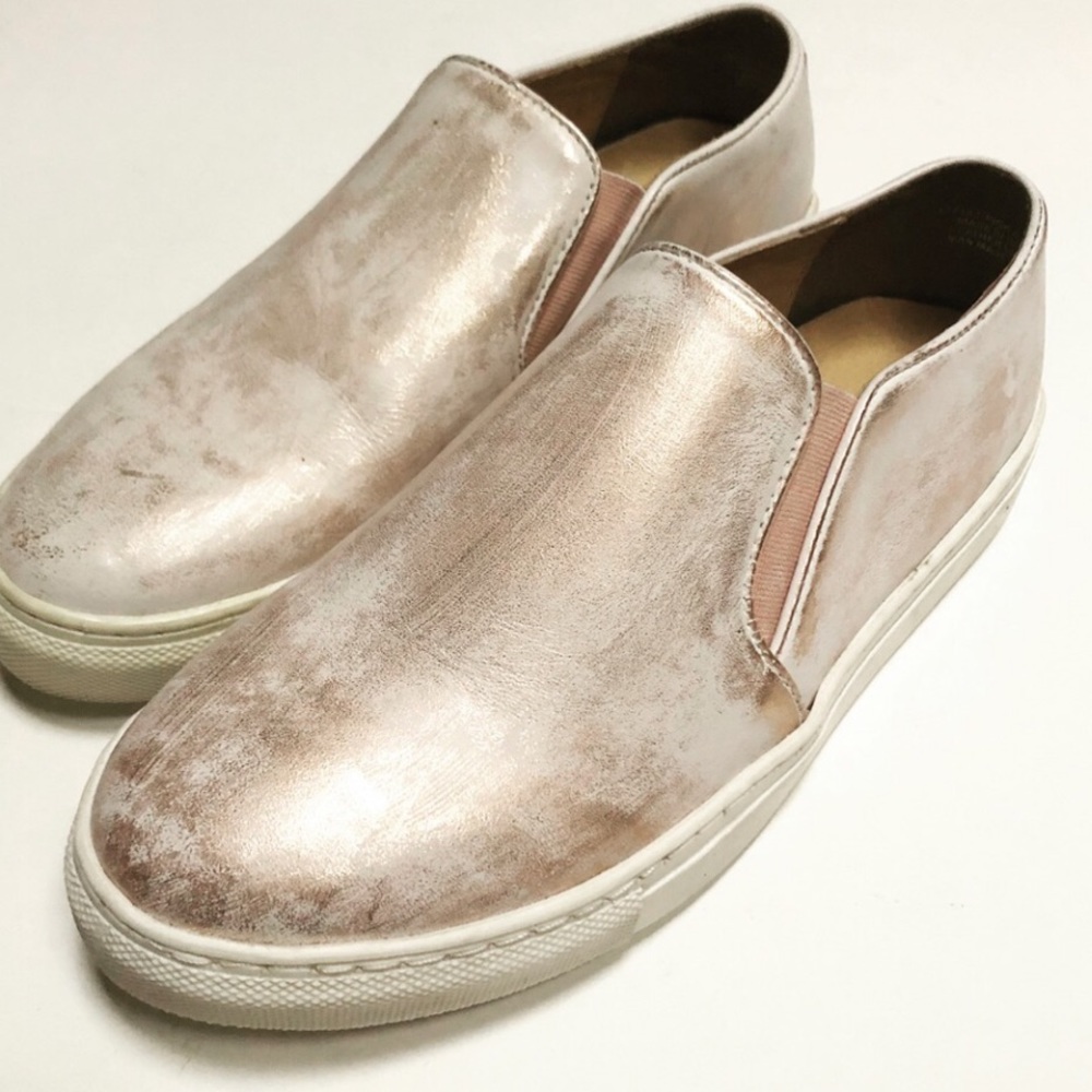 Leather Slip On Shoe Metallic Distressed Color